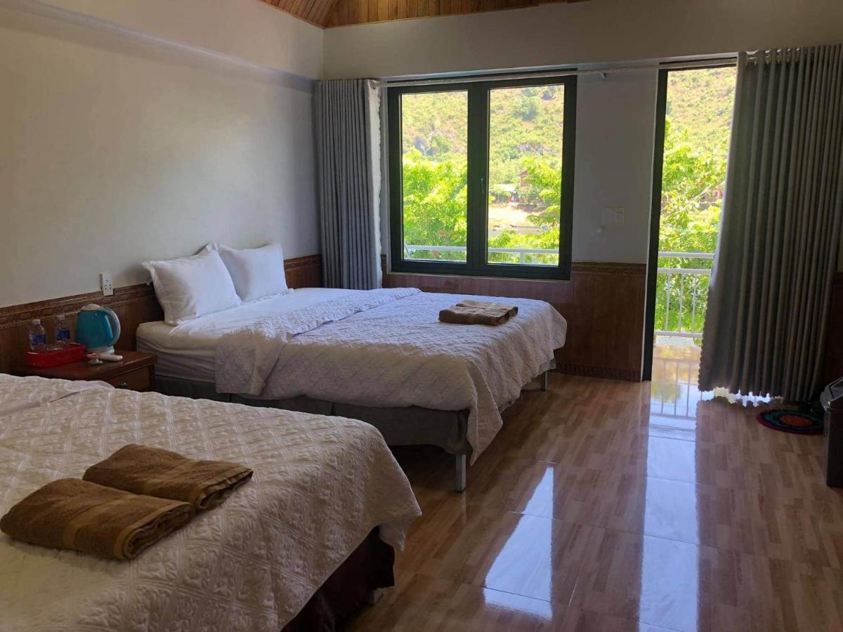 Restful River Homestay *