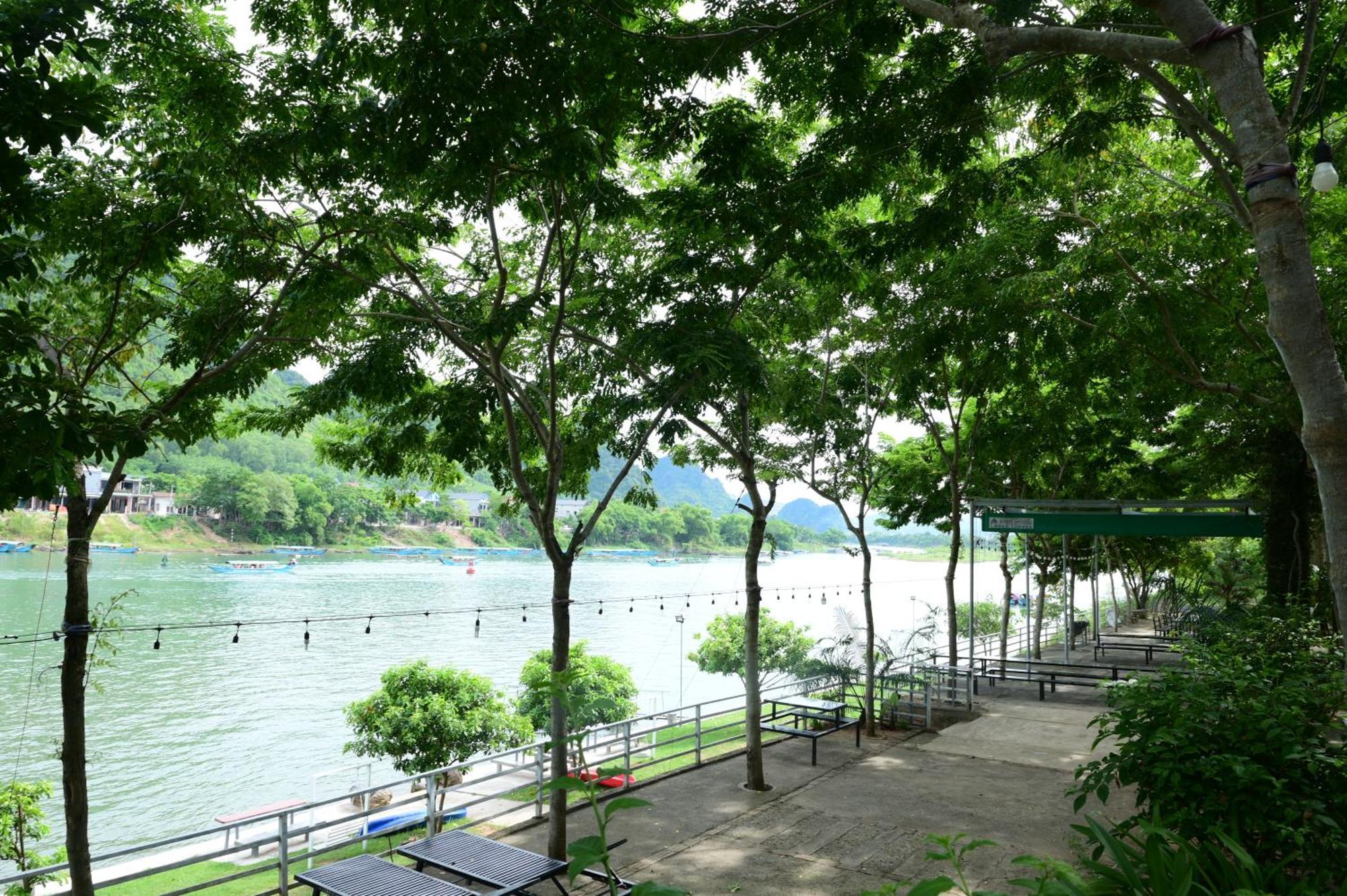 Restful River * Phong Nha
