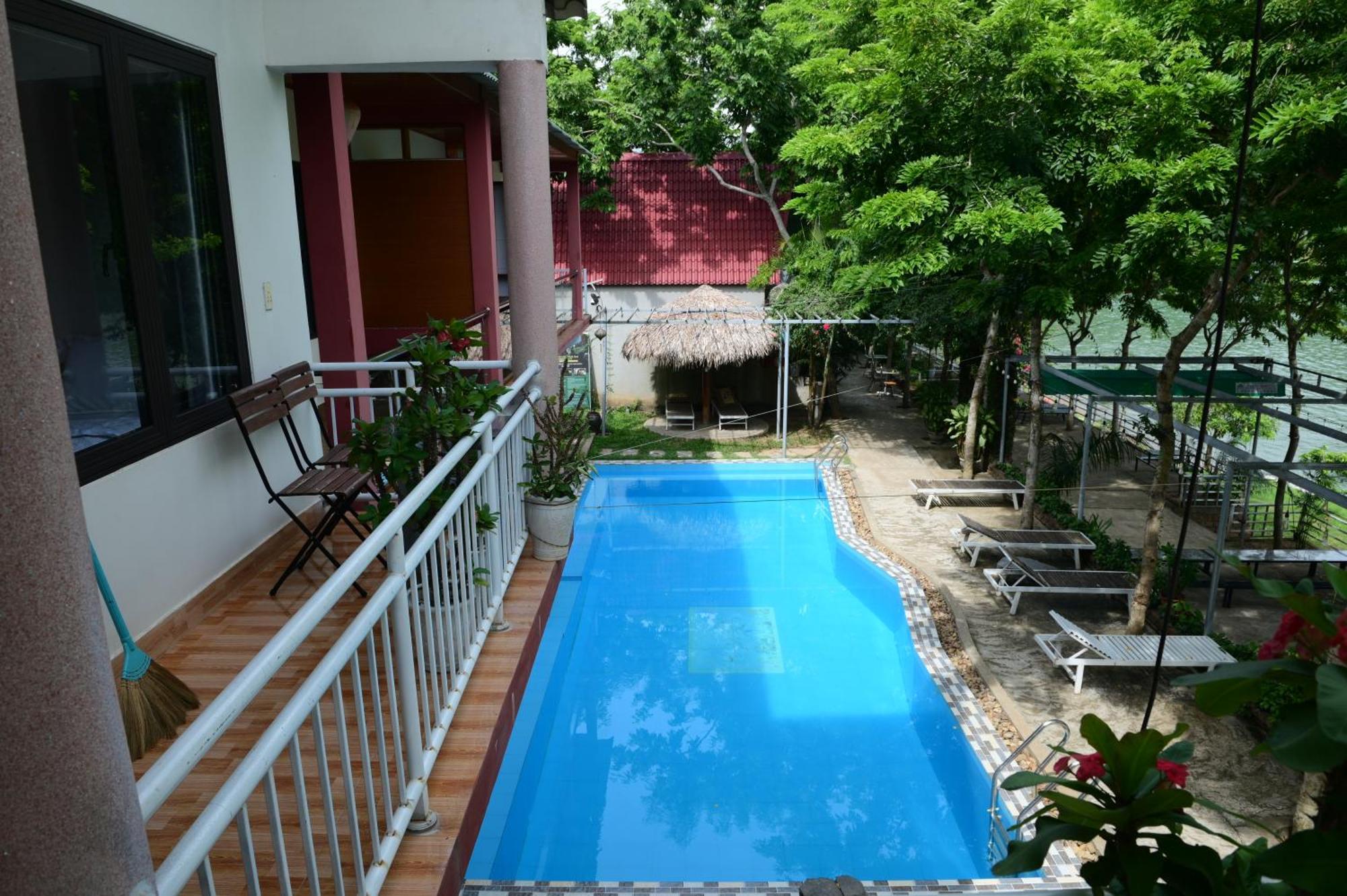 Restful River Homestay *