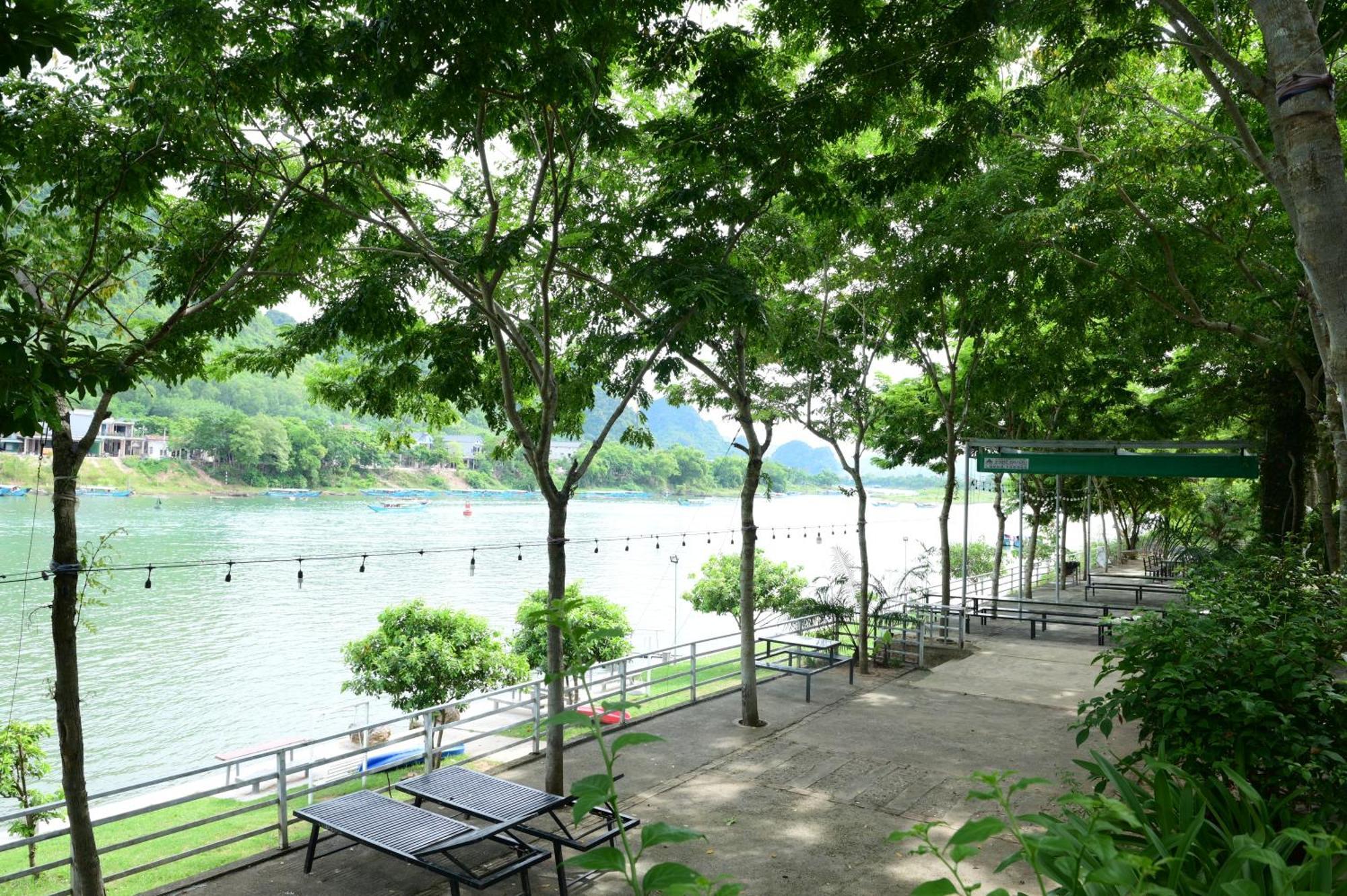 Restful River * Phong Nha