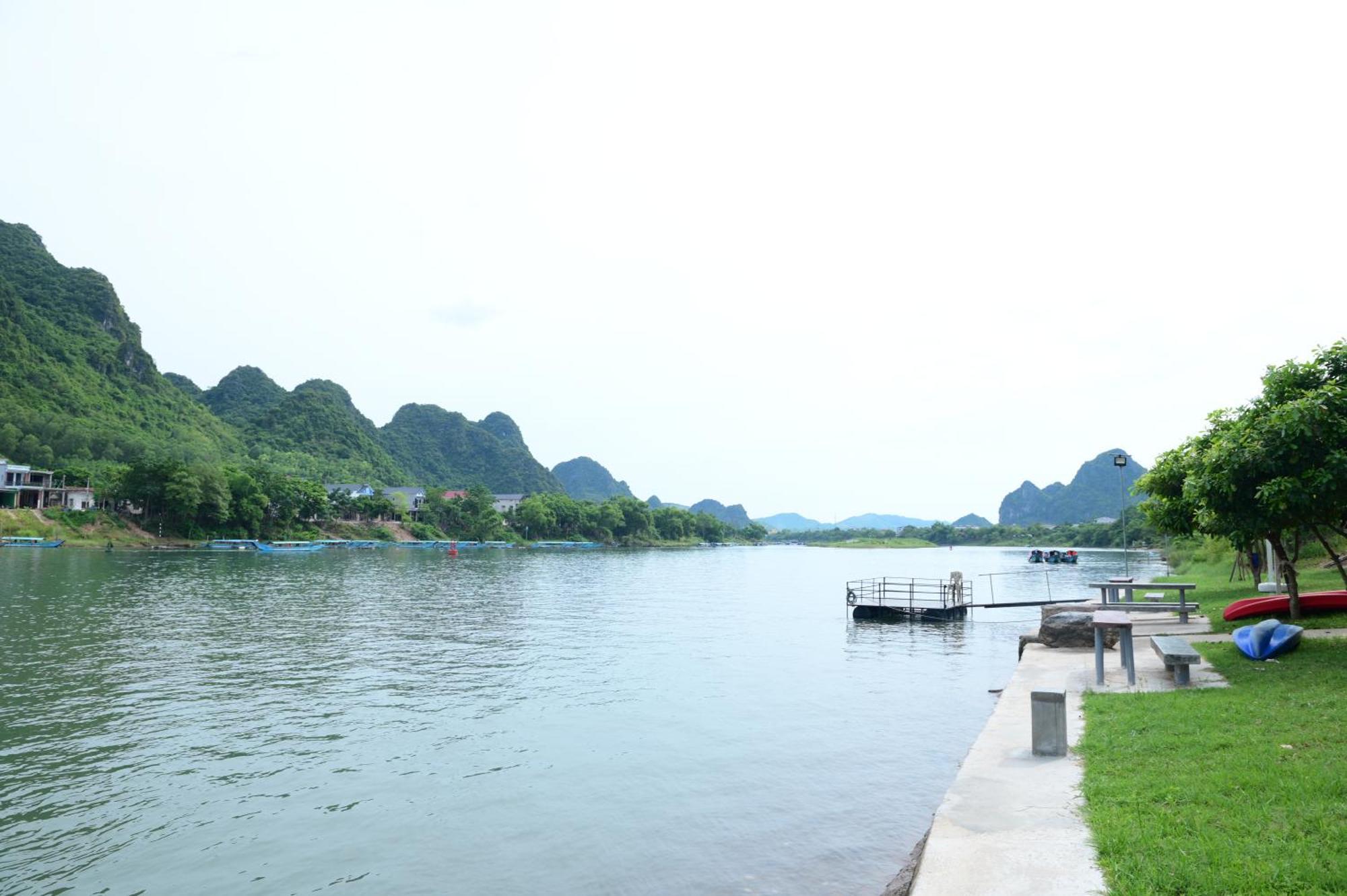 Restful River Homestay *